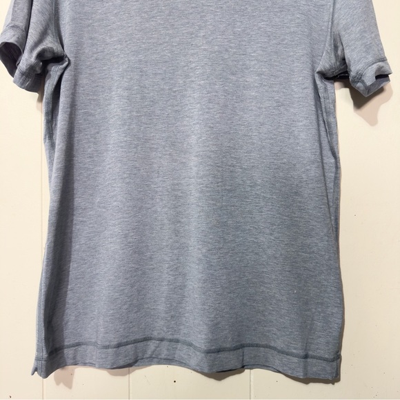 Lululemon Vneck Shirt Gray Men Size M? - Picture 3 of 6